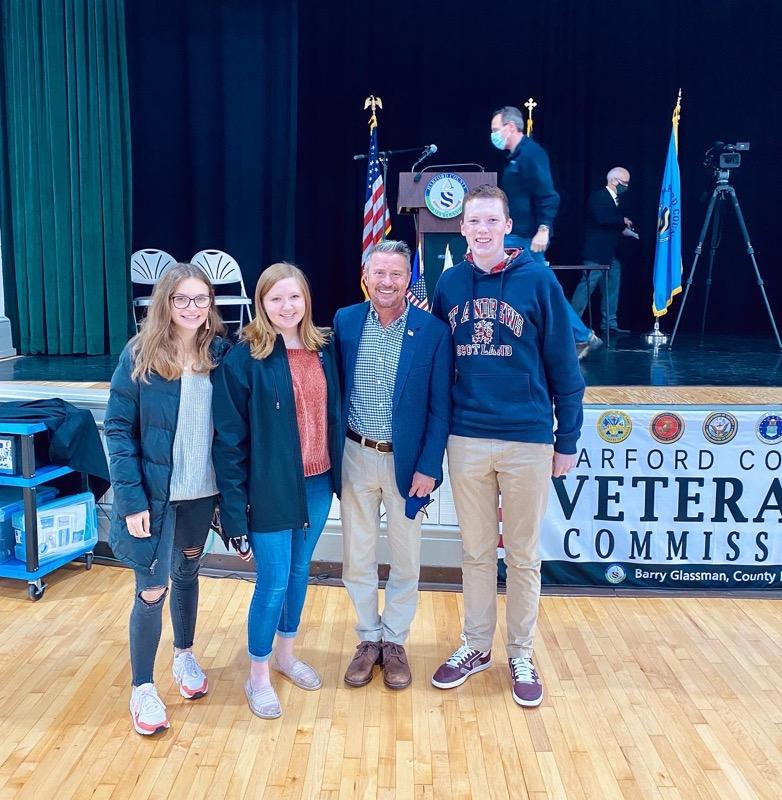 Photo of Fallston High SGA delivered thank you letters to veterans